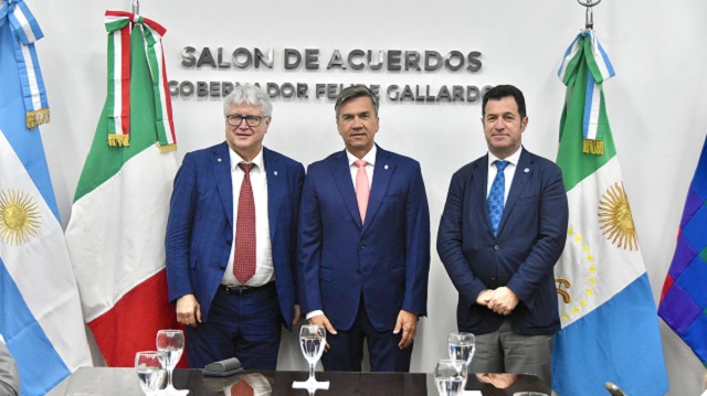 CASA DE GOBIERNO: EL GOBERNADOR ZDERO RECIBI&Oacute; HOY A LA DELEGACI&Oacute;N ITALIANA DE UDINE