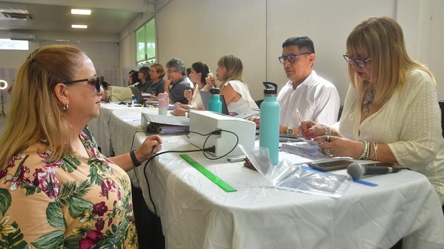 5000 DOCENTES PRIMARIOS PARTICIPAN DE LOS ACTOS DE OFRECIMIENTO DE CARGOS PARA EL CICLO 2026