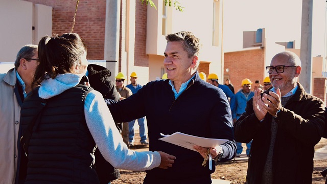 El Gobernador Zdero entregó Viviendas en Sáenz Peña: “Estamos cumpliendo nuevos sueños a Familias Chaqueñas”