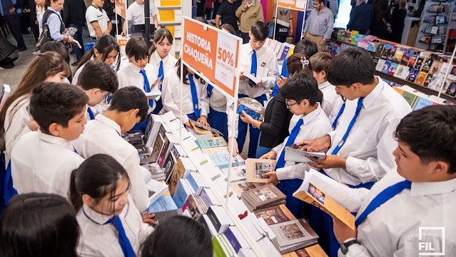 El Domo se llen&oacute; de Historias: Comenz&oacute; la Feria del Libro con grandes autores y hasta 50% de descuento