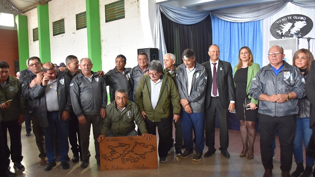 Villa Angela Homenajeó a los Héroes de Malvinas en un emotivo Acto 