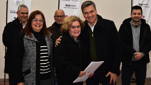 El Gobernador Zdero entregó 60 Títulos de propiedad a Familias de Sáenz Peña: “Decidimos dar tranquilidad a la gente”