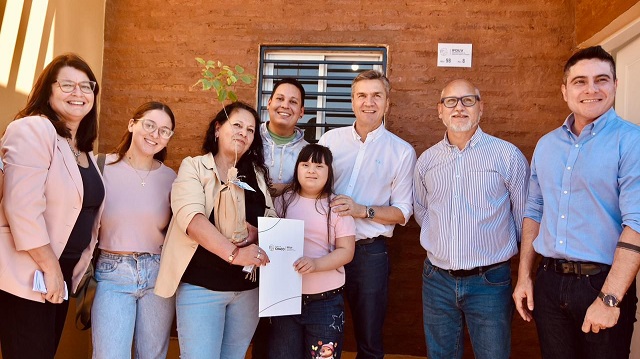 ZDERO CUMPLE: M&Aacute;S  FAMILIAS DE LA CHACRA 214 YA TIENEN SU VIVIENDA