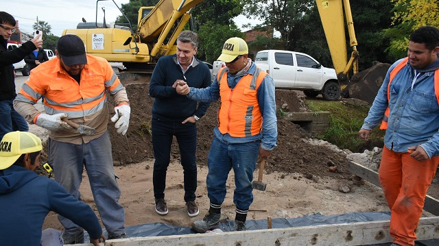 Plan Provincial de Urbanización: El Gobernador Zdero recorrió las obras de repavimentación de la Av. 9 de Julio