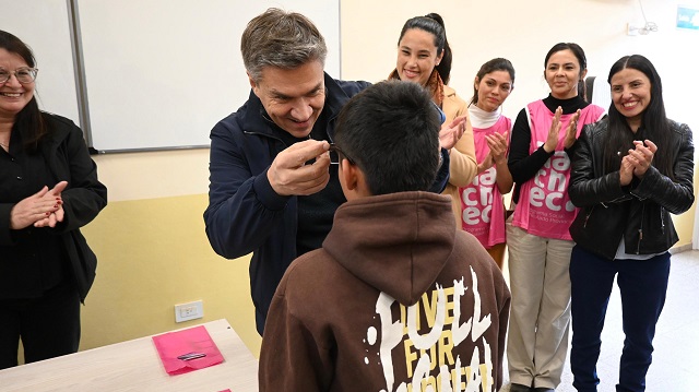 Llegó hoy a Taco Pozo “Ver para ser libres”: Ya son 3.000 los niños Chaqueños que accedieron a sus lentes gratuitos 