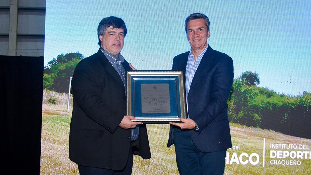 Un Siglo de Fútbol: El Gobernador Zdero acompañó el aniversario de la Liga Chaqueña 