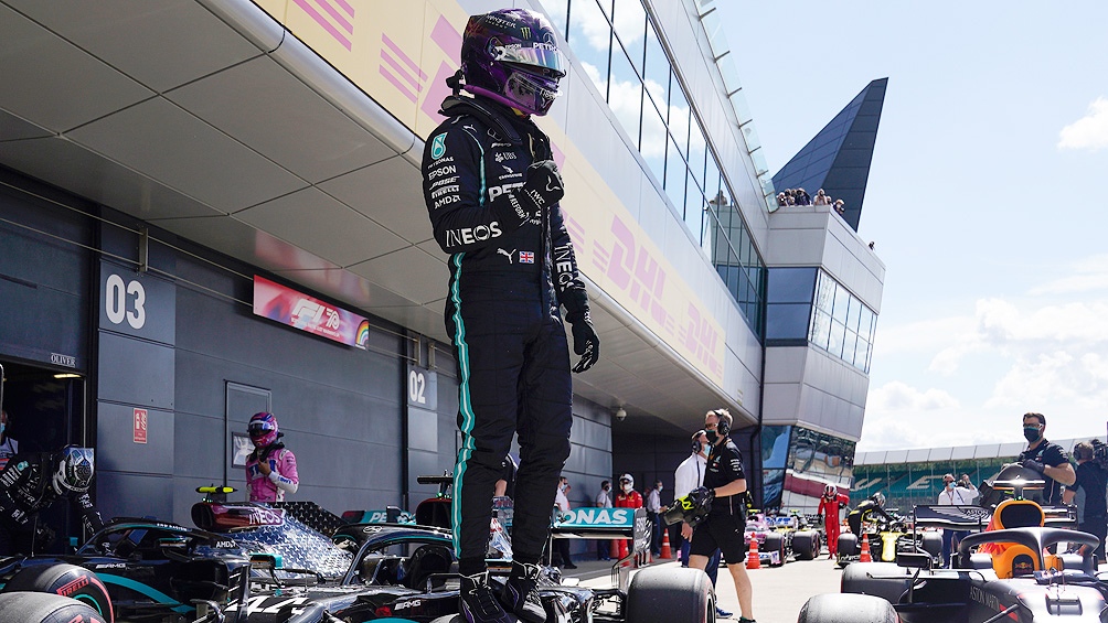 Hamilton dominó la clasificación en Monza, con récord de pista y personal