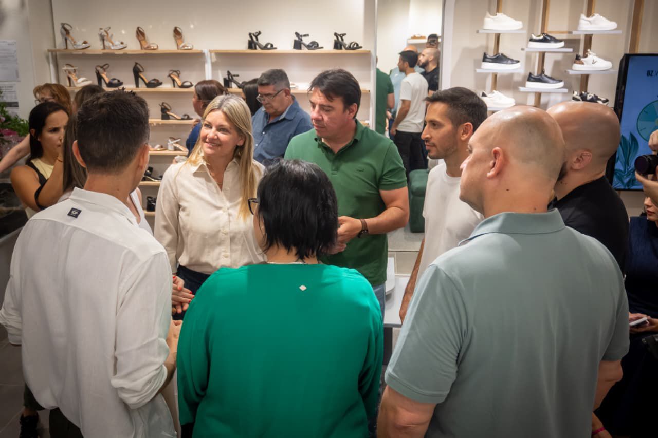 RESISTENCIA VIVIÓ UNA EXITOSA “NOCHE DE LAS PEATONALES” QUE IMPULSÓ EL MOVIMIENTO COMERCIAL, GASTRONÓMICO Y CULTURAL*