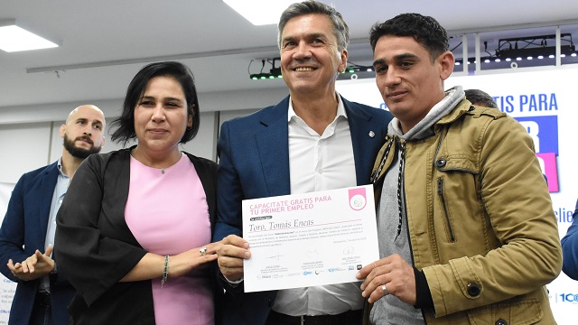 Impulsar Chaco: El Gobierno Provincial entregó Certificados a participantes de las capacitaciones “Tu Primer Empleo”