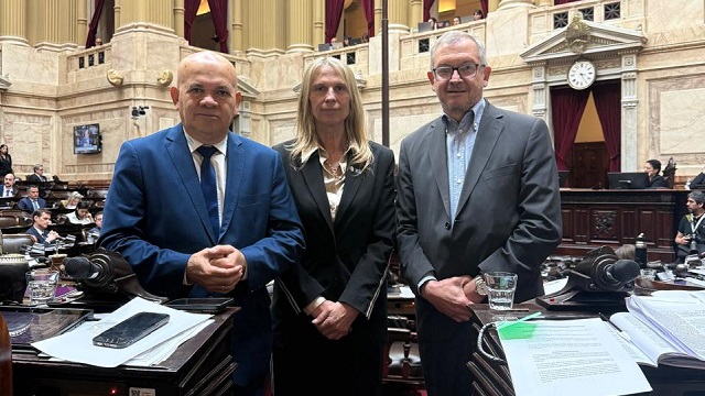 Legisladores Chaqueños piden la suspensión del cobro del peaje y declarar la emergencia vial en el Puente General Belgrano