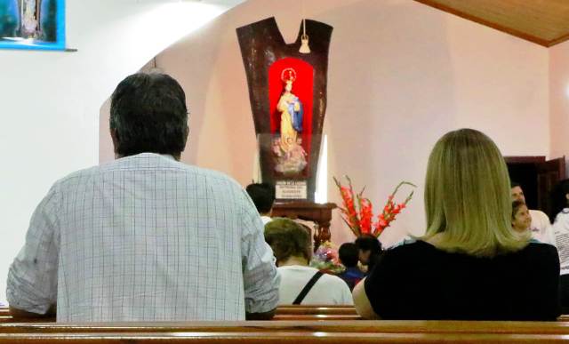 En Mesón de Fierro, Capitanich acompañó la primera Misa de celebración por la Virgen de la Laguna  