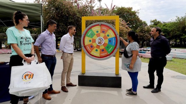 Lotería Chaqueña realizó jornada de juego responsable en la Plaza 25 de Mayo  