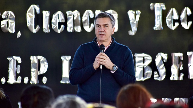 Un antes y un después para el Impenetrable: El Gobernador Zdero entregó kits de útiles Escolares y elementos deportivos para Escuelas de la región