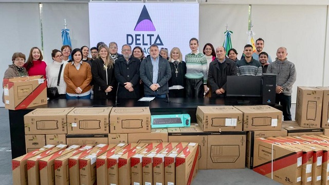 El Gobierno entregó equipamientos informáticos para fortalecer el sistema catastral digital de la Provincia