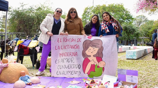 SALUD CERRÓ LA SEMANA MUNDIAL DE LA LACTANCIA MATERNA CON UNA JORNADA EN LA PLAZA 25 DE MAYO