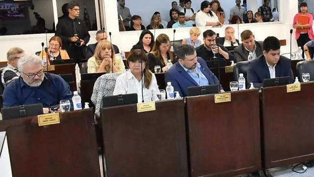 BLOQUE JxC: “GREMIOS DOCENTES BUSCAN PROTAGONISMO Y LANZAN CAMPAÑA CONTRA EL GOBIERNO DE ZDERO”