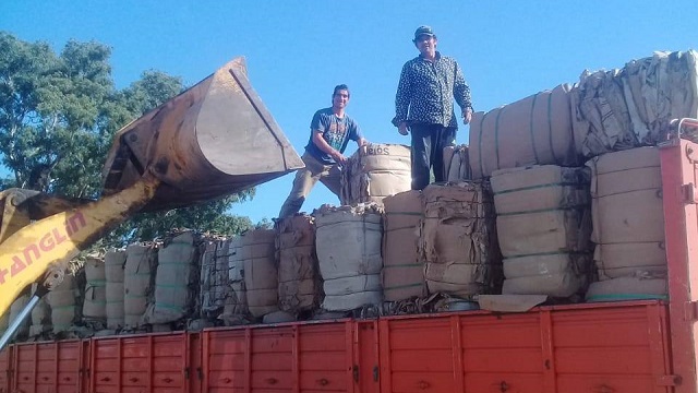 La Municipalidad de Villa Angela realizó la primera comercialización de cartón reciclado del año