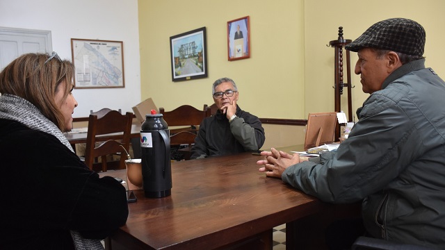 Adalberto Papp recibió en su despacho al deportista Orlando Salinas 