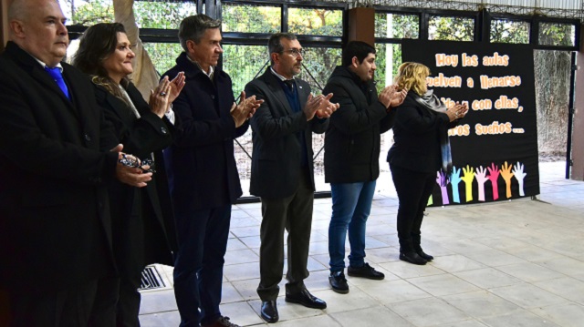 PRIMERA ETAPA: EL GOBERNADOR ZDERO HABILITÓ HOY LAS REFACCIONES DE LA CENTENARIA ESCUELA  N° 10 DE COLONIA BENÍTEZ