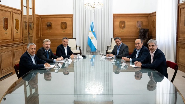 El Gobierno inició la mesa de diálogo federal con tres gobernadores afines