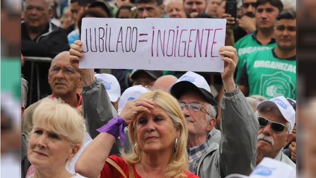 ¿Cuánto necesita un jubilado para cubrir los gastos mensuales?