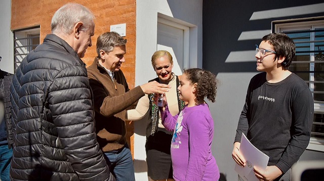 Chacra 214: Con inclusi&oacute;n y transparencia, el Gobernador Zdero entreg&oacute; mas Viviendas en Resistencia  