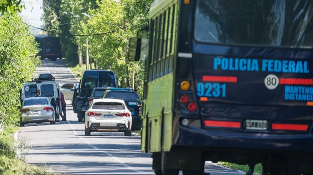 Allanamiento en la finca vinculada a dirigentes de la AFA: encontraron 45 autos de lujo y 7 motos