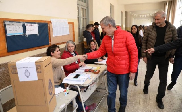 Juan Schiaretti llamó a “votar masivamente”