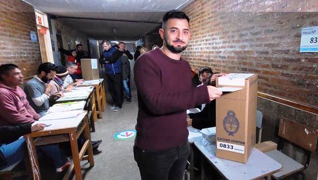Osvaldo Pérez Cuevas emitió su voto: "esperamos que la gente venga a votar y se exprese”
