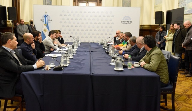 Cristina Kirchner y Massa cerraron la paritaria del Congreso con 69% de aumento