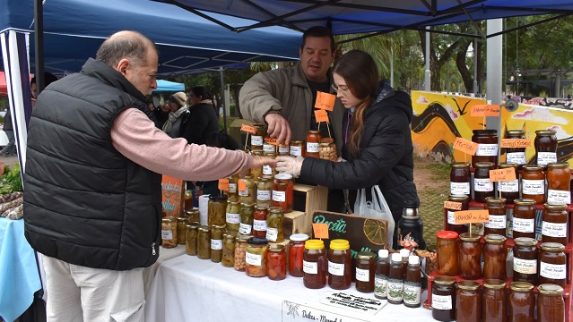 Programa Ñandé: Nueva Feria de Pequeños Productores en la Plaza 23 de Mayo