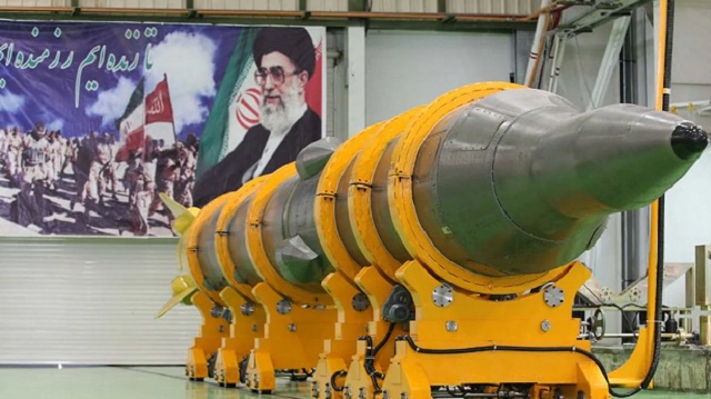 Ir&aacute;n despliega su poder bal&iacute;stico y lanza por primera vez el misil Sejil contra Israel