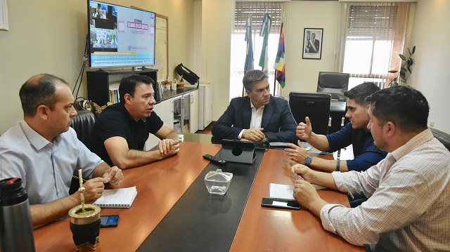 Casa de Gobierno: Zdero recibi&oacute; al Intendente de Miraflores, Rafael Fr&iacute;as