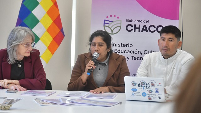 Alfabetizar en la Lengua Originaria: Educaci&oacute;n present&oacute; nuevos materiales did&aacute;cticos en Moqoit  