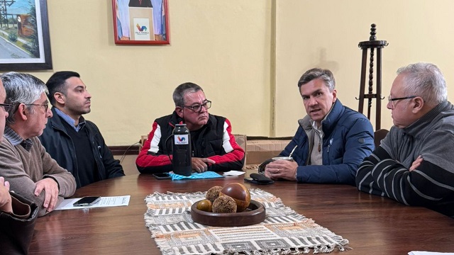 En ausencia de Papp, Buyatti encabez&oacute; la recepci&oacute;n oficial a Leandro Zdero