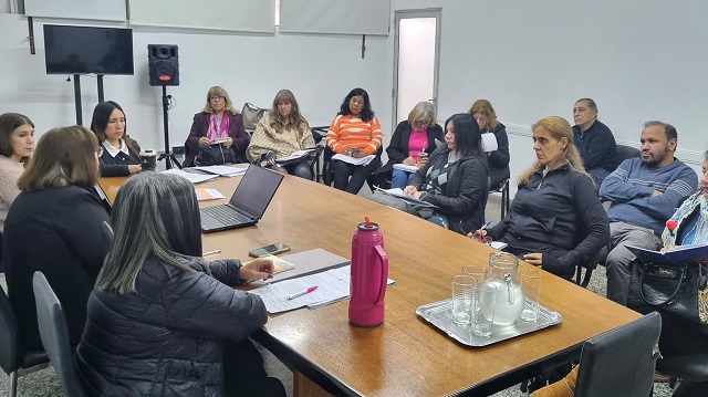 Educaci&oacute;n avanza en el ordenamiento de las POF de Escuelas Secundarias para fortalecer la organizaci&oacute;n del sistema y los pr&oacute;ximos concursos Docentes