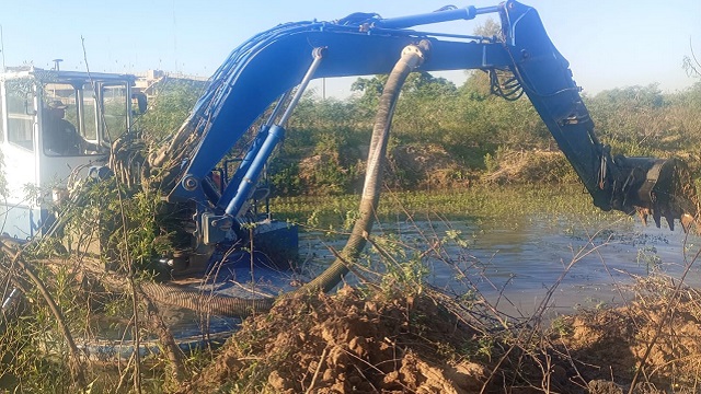 EL IMPENETRABLE: SAMEEP REFUERZA LA TOMA DE AGUA DE EL PINTADO ANTE LA BAJANTE DEL R&Iacute;O BERMEJO