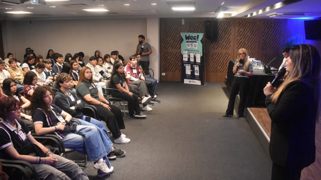 Del Aula al Banco: J&oacute;venes Chaque&ntilde;os aprenden a ahorrar e invertir 
