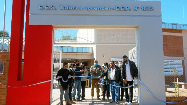 Capitanich inauguró el nuevo edificio de la Escuela Nº1072 en Fortín Belgrano 