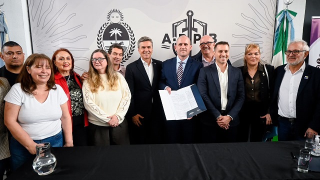 Barranqueras: Zdero anunci&oacute; la construcci&oacute;n de la Sede propia  de la C&aacute;mara de Comercio 