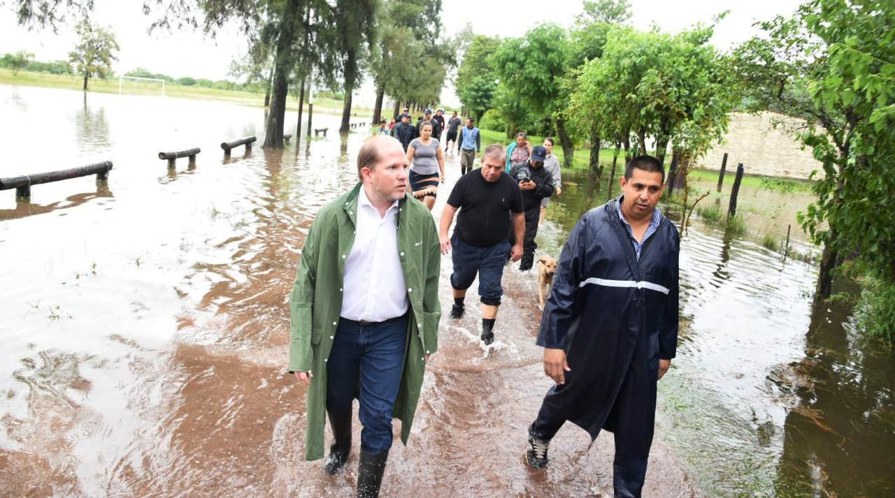 El Gobierno asiste a familias inundadas de Basail 