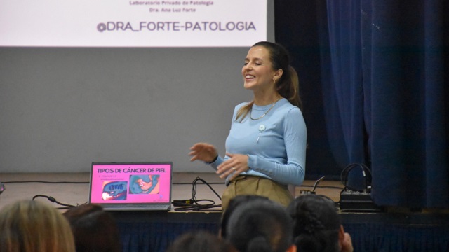 Taller de cuidado de la piel en la Casa de las Cultura: Concientización y prevención del cáncer cutáneo 