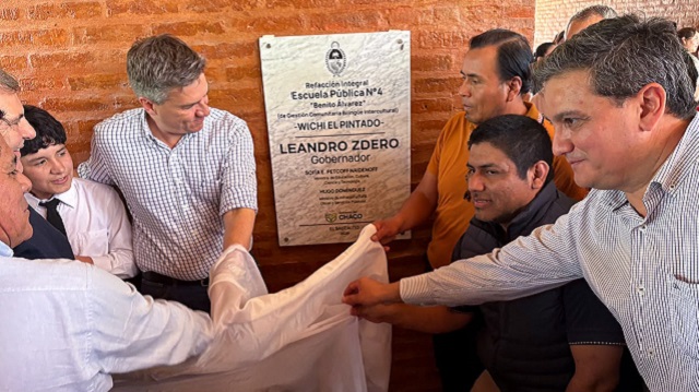 Wichi-El Pintado: Zdero inaugur&oacute; a nuevo el Edificio de la Escuela Biling&uuml;e Intercultural N&deg;4