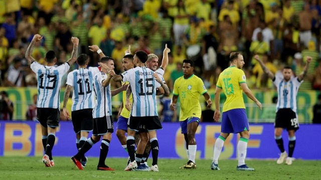 Argentina venció a Brasil en un clásico caliente tras la represión policial y consiguió un triunfo histórico