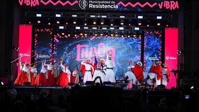 Gran inicio de “Chaco Vibra” en el Parque 2 de Febrero: Hoy siguen Los Alonsitos y Piko Frank  