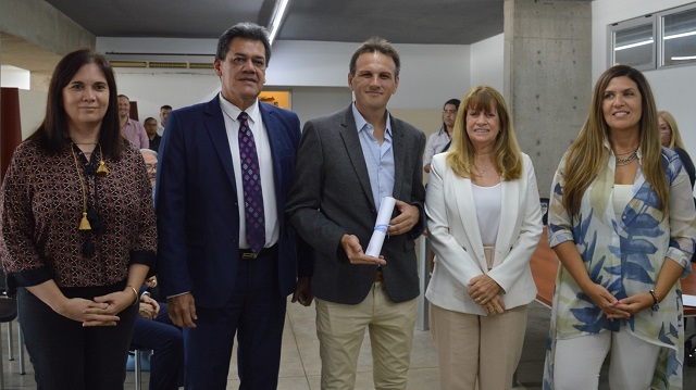 Tribunal Electoral: Entregaron diploma a Fernando Cuadra como intendente electo de Fontana
