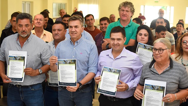 Villa Angela: El Gobernador anuncio la línea de Crédito “Chaco + Ganadería” para productores