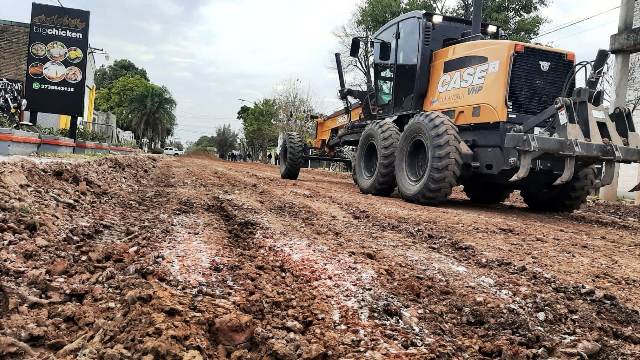 El Municipio inició movimiento de suelo para pavimento: Contempla la ejecución de 12 cuadras  