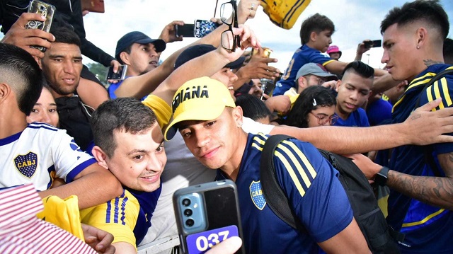Copa Argentina: Boca arribó a Chaco y fue recibido por una multitud