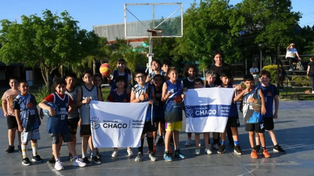 El Instituto del Deporte Chaqueño invita a sumarse a las clases gratuitas de básquet en el Polideportivo Jaime Zapata 